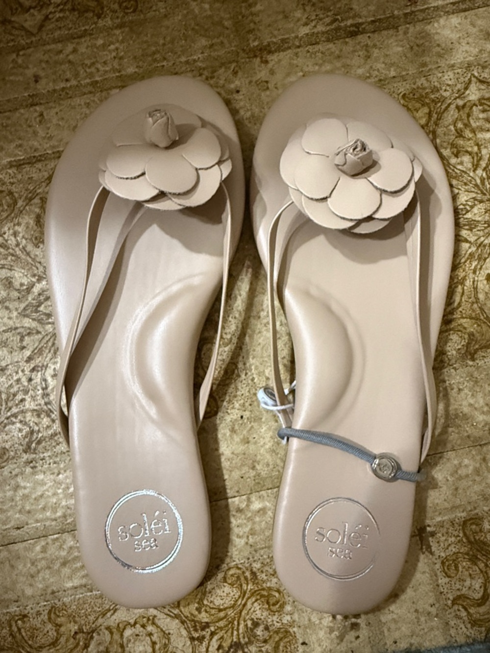 SOLEIL SEA VALENTINA FLOWER SANDAL IN TAN SIZE 10/40
